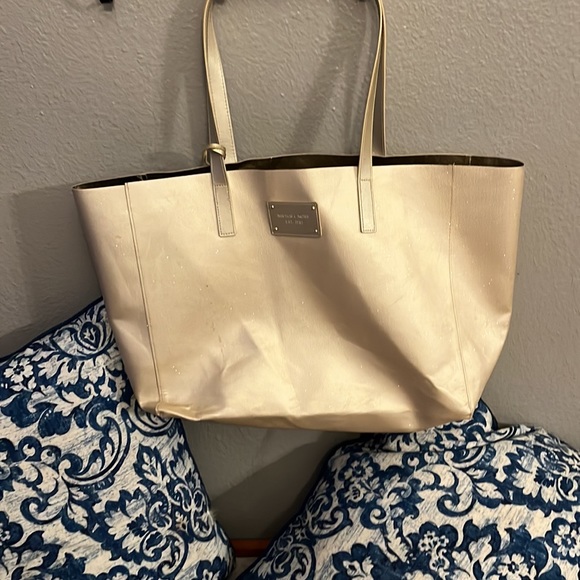 Micheal Kors tote - Picture 2 of 2